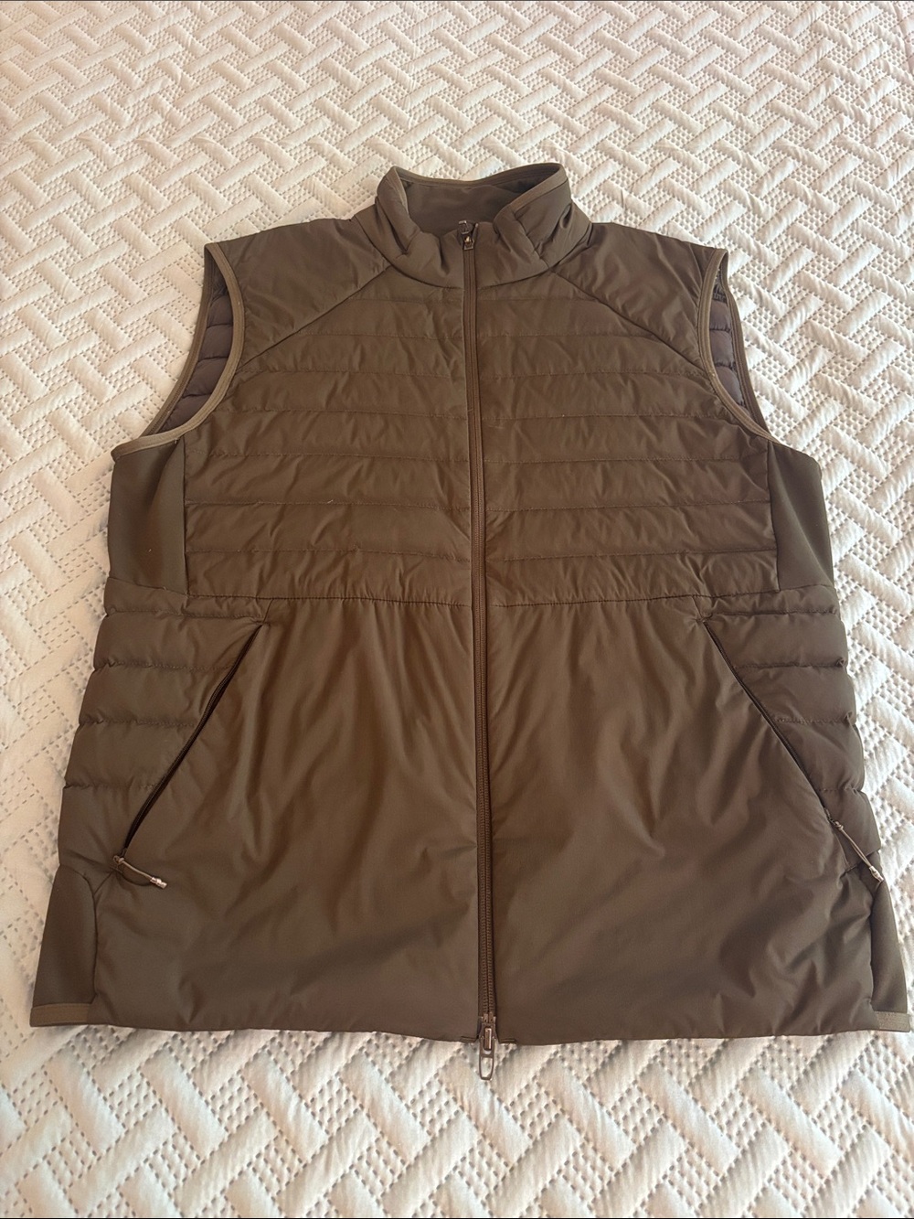 Men’s Medium lululemon athletica Quilted Sleeveless Vest in Olive Green